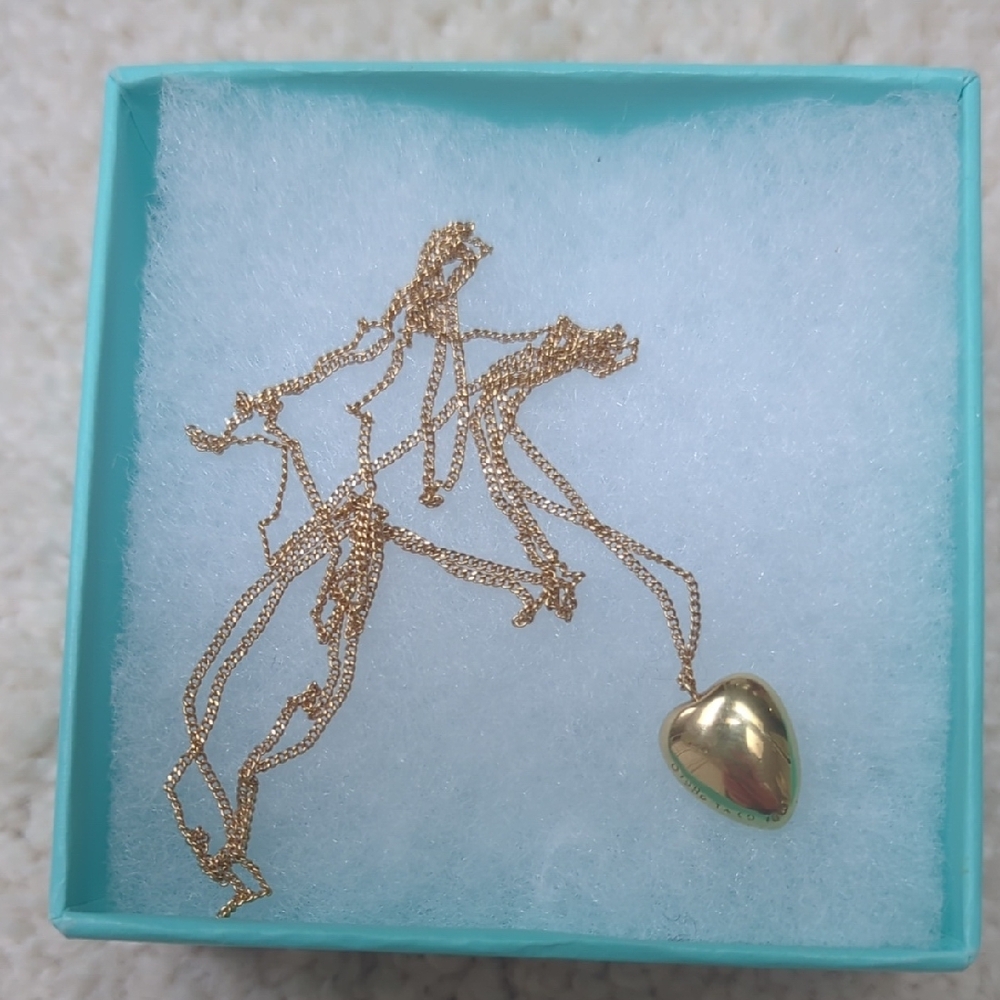 Elegant Gold Heart Pendant Necklace